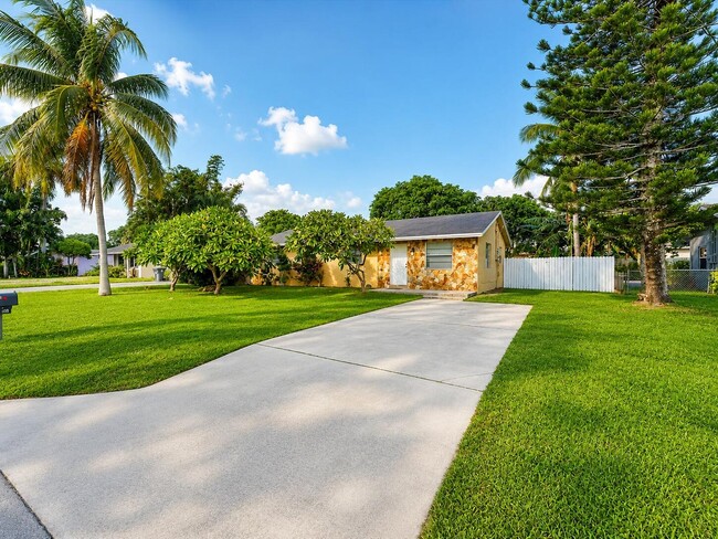 property at 3561 Oberon Ave