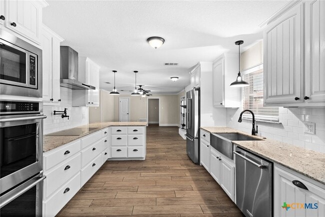 property at 308 Live Oak Dr