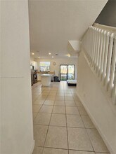 813 NE 211th St in North Miami Beach, FL - Building Photo - Building Photo