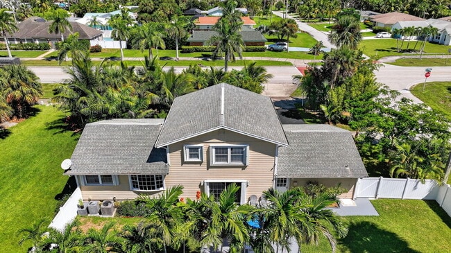 2025 S Ocean Dr in Fort Pierce, FL - Building Photo - Building Photo
