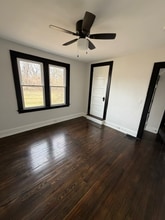 10272 Burlington Rd in Cincinnati, OH - Foto de edificio - Building Photo