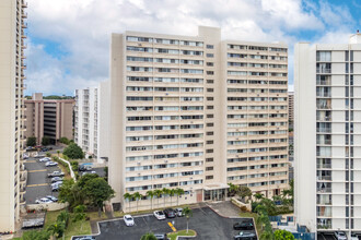 Royal Towers in Honolulu, HI - Foto de edificio - Building Photo