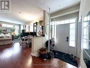 26 Torbec Ave in Ottawa, ON - Building Photo - Building Photo