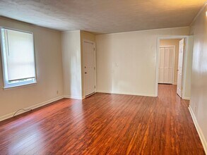 73 Dixon Dr in Clarksville, TN - Building Photo - Building Photo