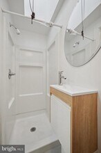 111 W Queen Ln in Philadelphia, PA - Building Photo - Building Photo