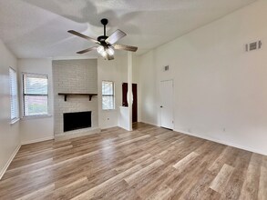 104 Forest Creek Dr in Lufkin, TX - Building Photo - Building Photo