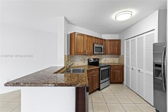 6292 NW 186th St in Hialeah, FL - Building Photo - Building Photo