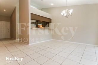 1423 Mohrlake Dr in Brandon, FL - Building Photo - Building Photo