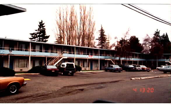 Birchcrest Apartments in Tukwila, WA - Building Photo