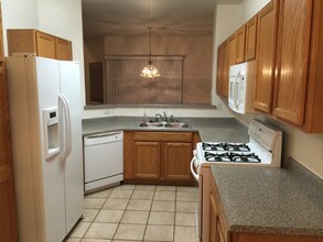2052 Jade Creek St in Las Vegas, NV - Building Photo - Building Photo