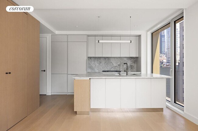 250 E 25th St in Brooklyn, NY - Foto de edificio - Building Photo