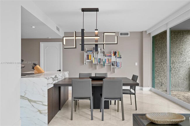 3400 SW 27th Ave, Unit 201 in Miami, FL - Building Photo - Building Photo