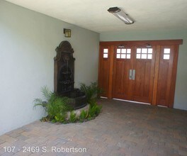 2469 S Robertson Blvd in Los Angeles, CA - Building Photo - Building Photo