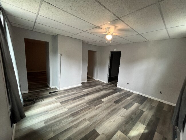 110 N 9th St in Martins Ferry, OH - Building Photo - Building Photo