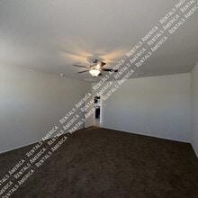 1038 W Castle Ct in Casa Grande, AZ - Foto de edificio - Building Photo