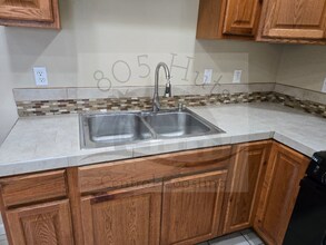 224 E Foster Rd in Santa Maria, CA - Building Photo - Building Photo