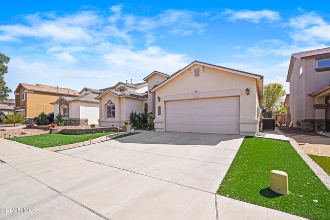 14560 Meadow Lawn in El Paso, TX - Building Photo - Building Photo