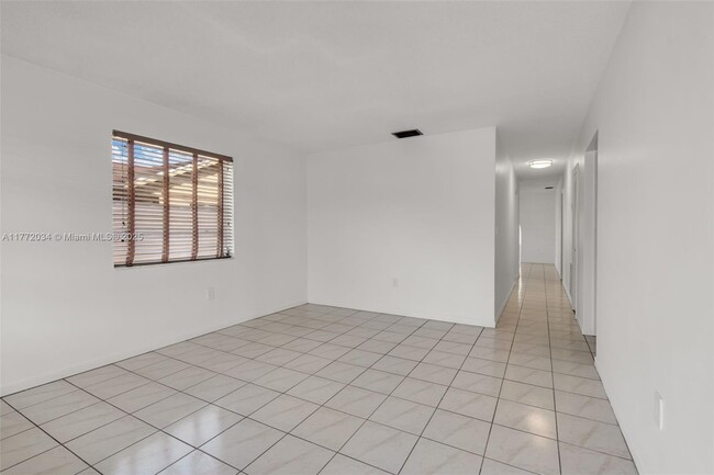6732 SW 15th St in Miami, FL - Building Photo - Building Photo