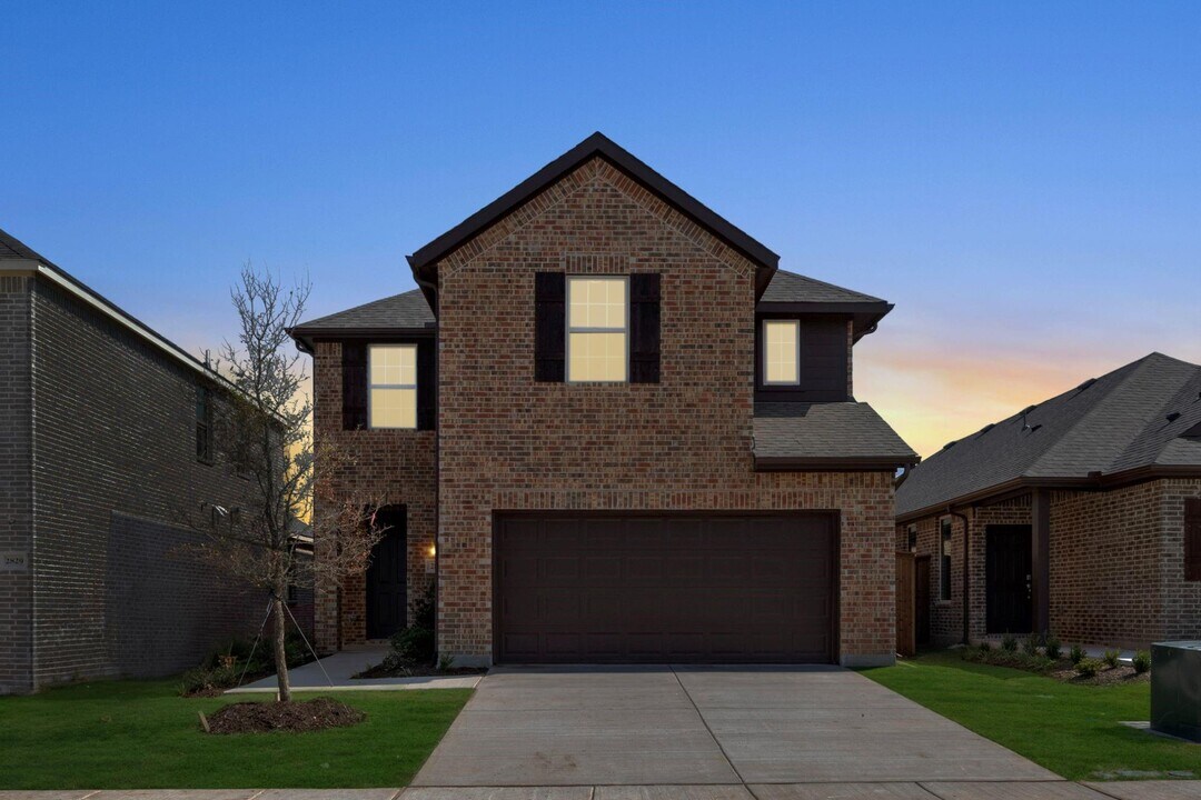 2833 Caroline St in Royse City, TX - Building Photo