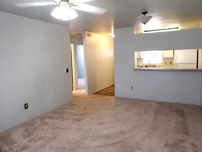 94-608 Lumiaina St, Unit s104 in Waipahu, HI - Building Photo - Building Photo