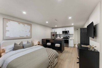 7800 Lundy's Ln in Niagara-On-The-Lake, ON - Building Photo - Building Photo