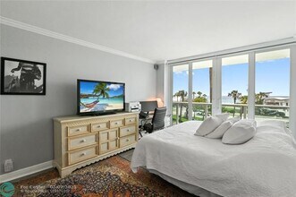 333 NE 21st Ave in Deerfield Beach, FL - Foto de edificio - Building Photo