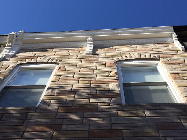 property at 404 N Milton Ave
