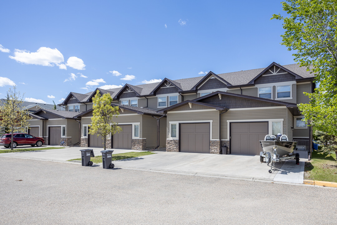 Vintage Park in Red Deer, AB - Building Photo