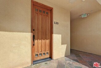 5303 Satsuma Ave in Los Angeles, CA - Building Photo - Building Photo