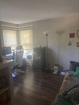931 Dewey St in Iowa City, IA - Building Photo