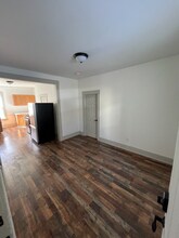 40 Garnet St, Unit Unit 4 in Fitchburg, MA - Foto de edificio - Building Photo