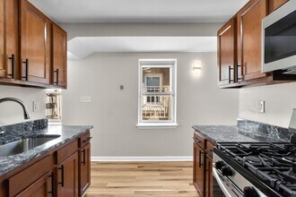 2027 E Baltimore St in Baltimore, MD - Building Photo - Building Photo