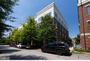 815 N Patrick St, Unit 108 in Alexandria, VA - Building Photo