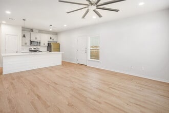 222 Richards St in College Station, TX - Building Photo - Building Photo