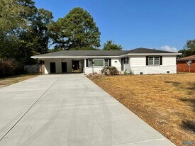 1805 8th Ave SW in Decatur, AL - Building Photo