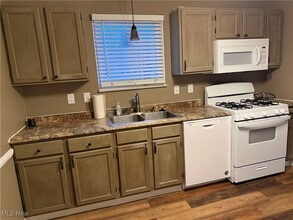 195 Surrey Ln in Canfield, OH - Building Photo - Building Photo