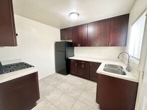 830-34 11th St in Imperial Beach, CA - Building Photo - Building Photo