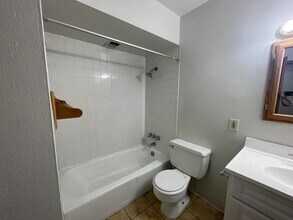 3811 S 35th St in Greenfield, WI - Building Photo - Building Photo