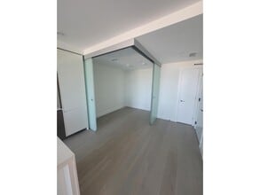 1342 Johnston Rd in White Rock, BC - Building Photo - Building Photo