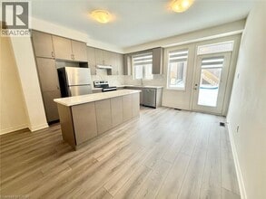 21 Gledhill Crescent in Cambridge, ON - Building Photo - Building Photo