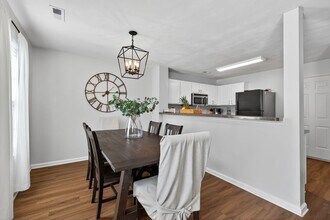 3659 Cape Henry Ave in Norfolk, VA - Building Photo - Building Photo