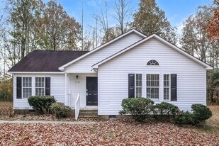 1461 Smokey Mountain Dr in Zebulon, NC - Building Photo