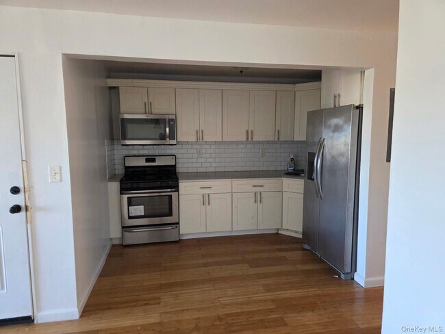 1-68 Beach 30th St in Queens, NY - Building Photo - Building Photo