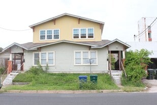 718 Kinney St in Corpus Christi, TX - Building Photo