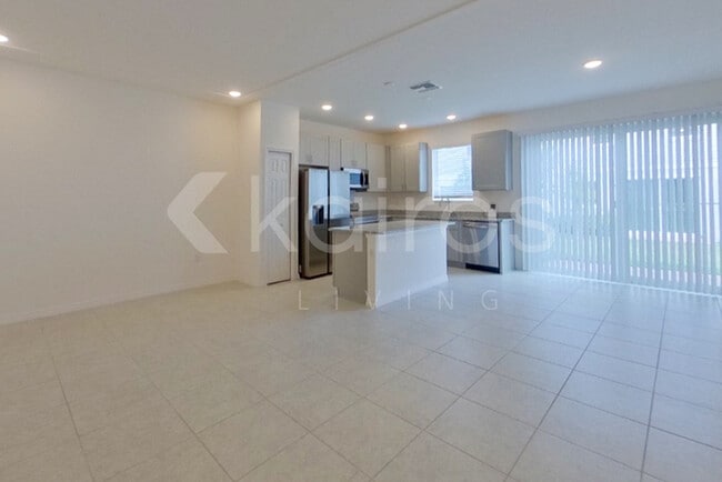34161 Rogallo Ln in Wesley Chapel, FL - Building Photo - Building Photo