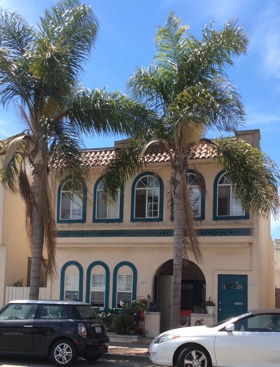 29 Granada Ave in Long Beach, CA - Building Photo