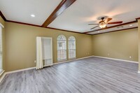 15606 Dawnbrook Dr in Houston, TX - Building Photo - Building Photo