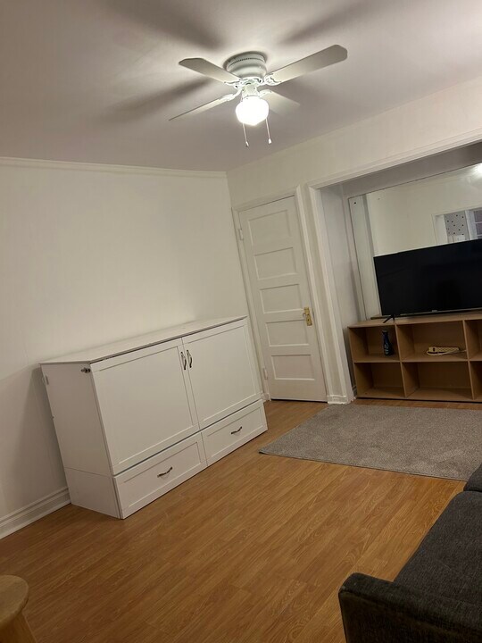 2078 Ivar Ave, Unit Lower in Los Angeles, CA - Building Photo