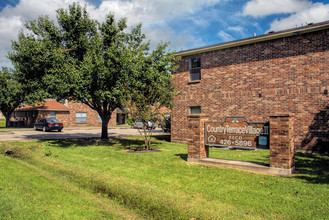 Country Terrace Village II in Highlands, TX - Building Photo - Building Photo