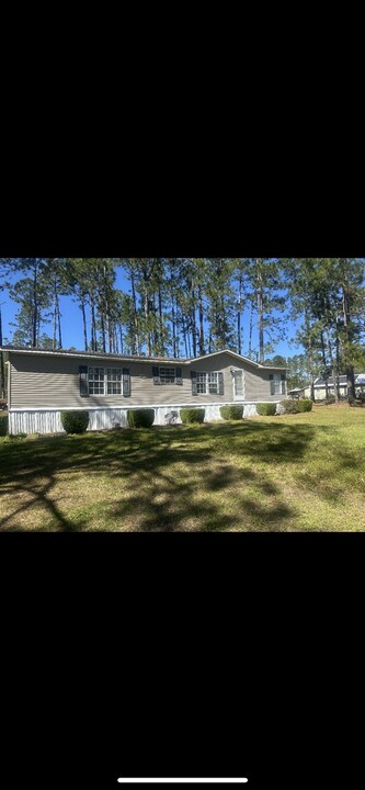 554 Bowens Mill Hwy in Fitzgerald, GA - Building Photo